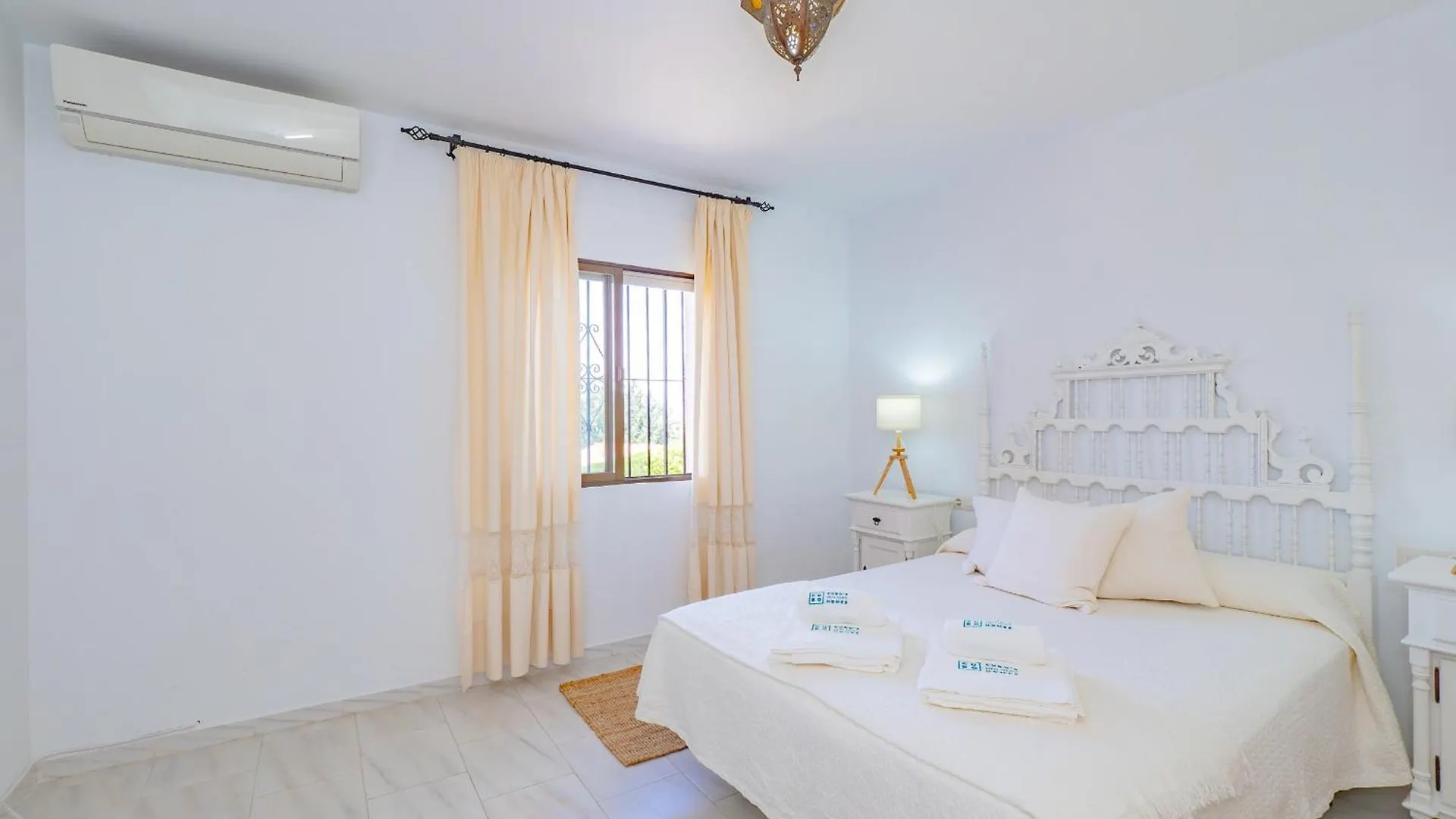 Cubo'S Pink Townhouse Los Manantiales ألاورين ذي ر تورّي 0*,