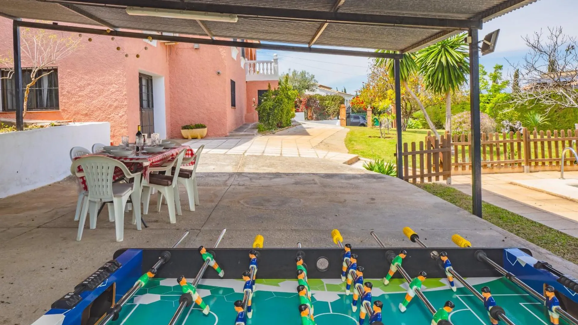 بيت للعطل Cubo'S Pink Townhouse Los Manantiales ألاورين ذي ر تورّي إسبانيا