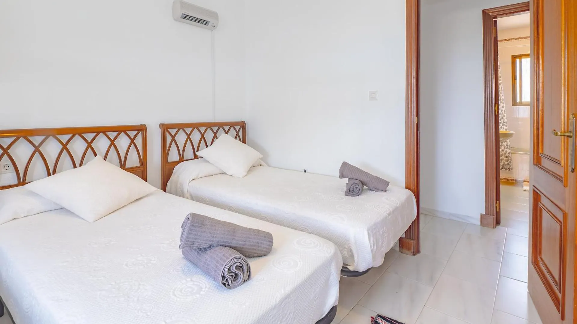 Cubo'S Pink Townhouse Los Manantiales ألاورين ذي ر تورّي إسبانيا