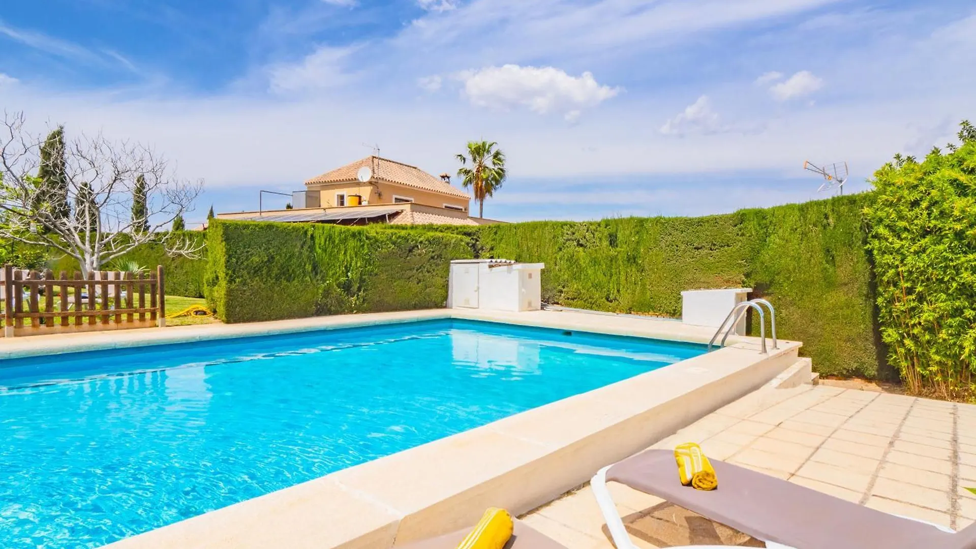 Holiday home Cubo'S Pink Townhouse Los Manantiales Alhaurin de la Torre Spain