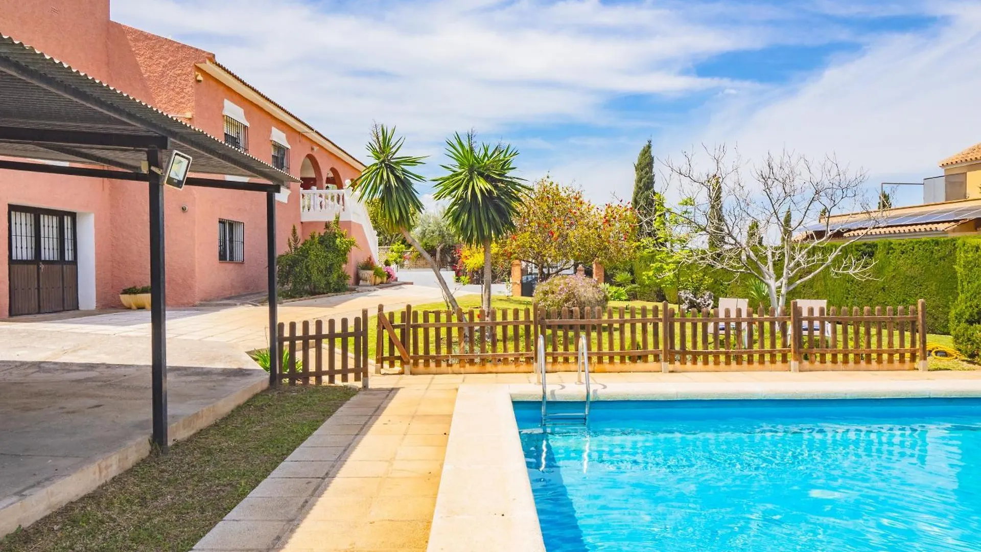Holiday home Cubo'S Pink Townhouse Los Manantiales Alhaurin de la Torre